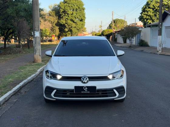 VOLKSWAGEN POLO 1.0 MPI MANUAL VOLKSWAGEN POLO 1.0 MPI MANUAL